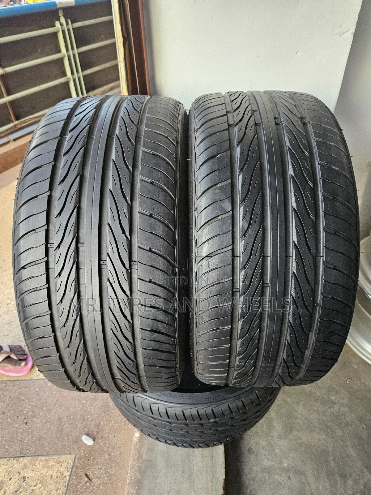 275 40 R20 the Type Is Aoteli Also From Japan and Very Original Tires
