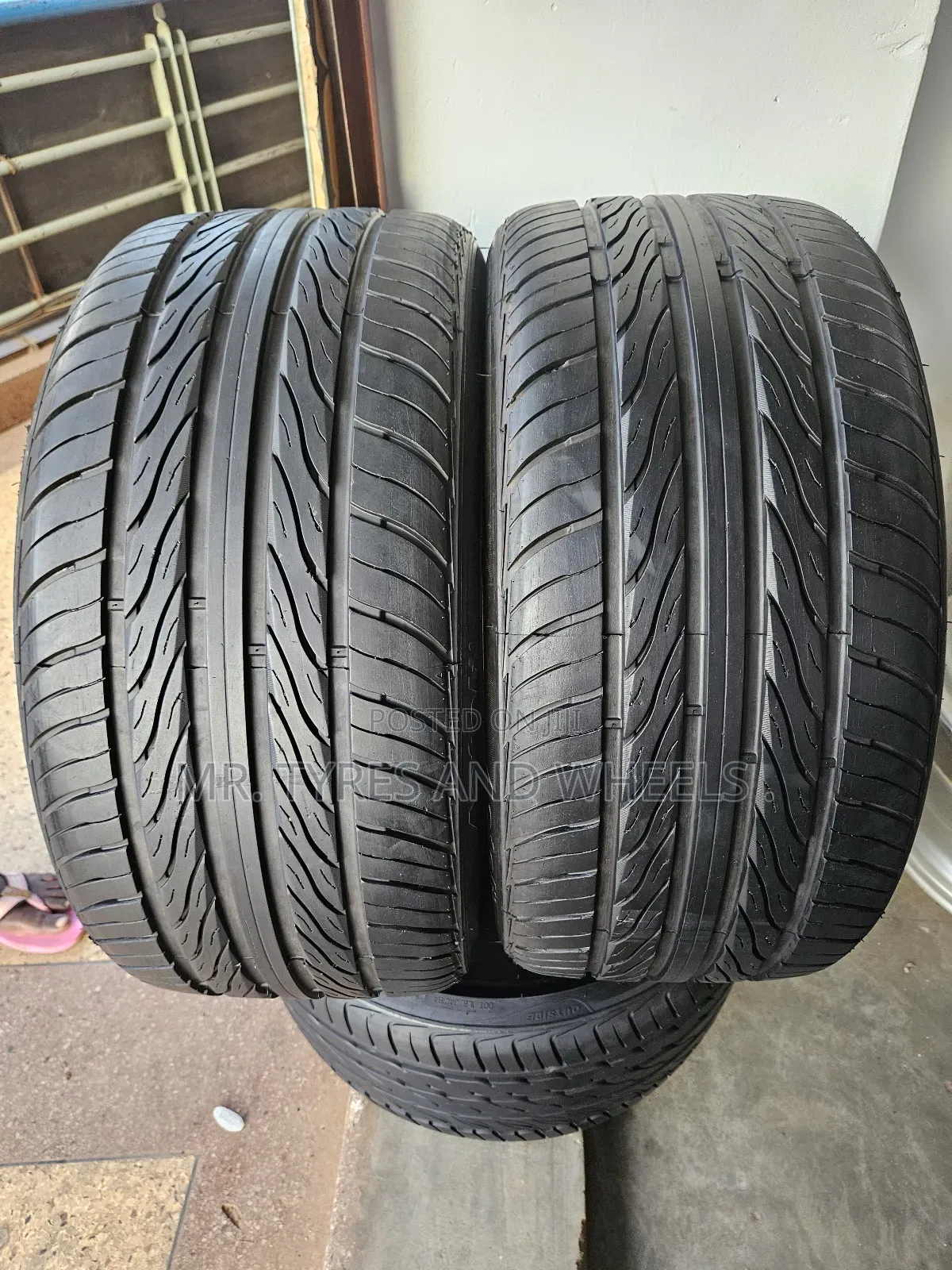 275 40 R20 the Type Is Aoteli Also From Japan and Very Original Tires