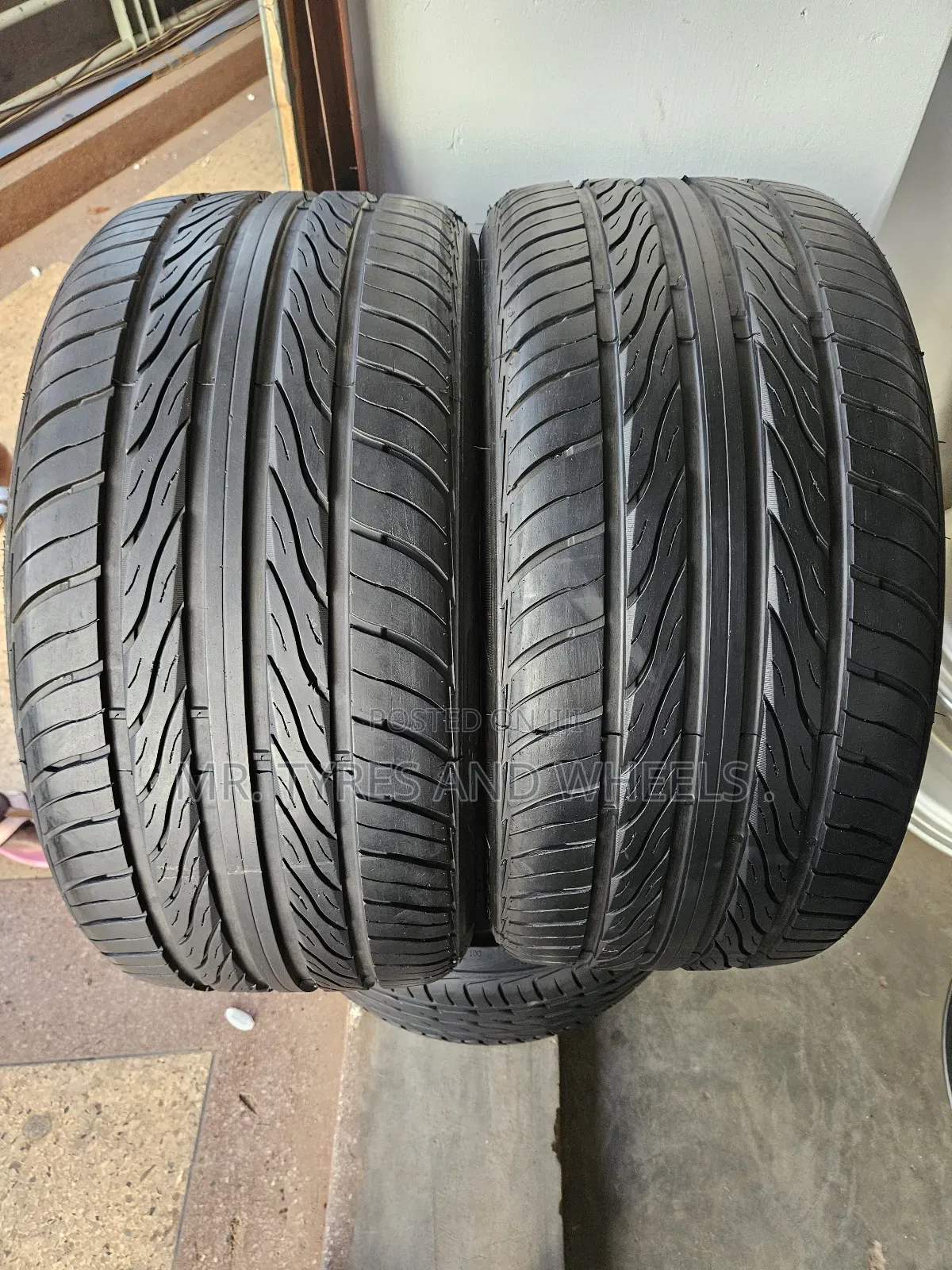 275 40 R20 the Type Is Aoteli Also From Japan and Very Original Tires