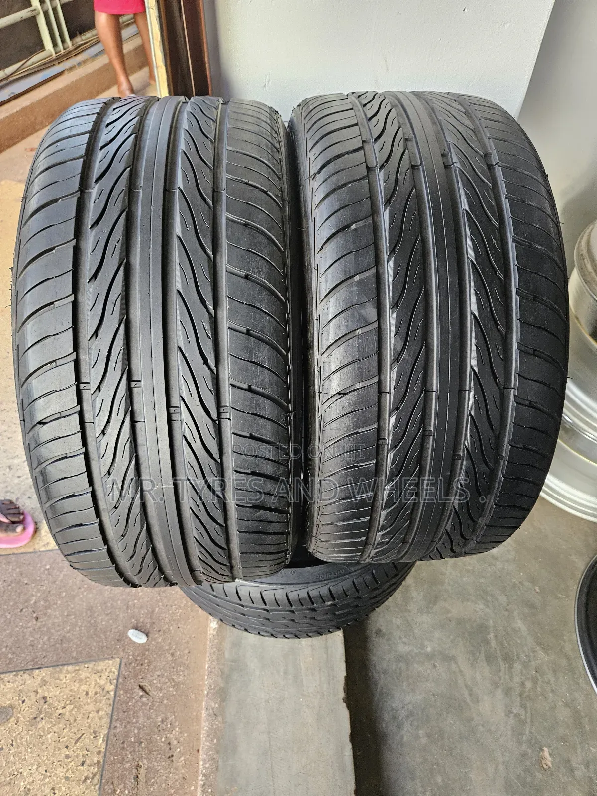 275 40 R20 the Type Is Aoteli Also From Japan and Very Original Tires
