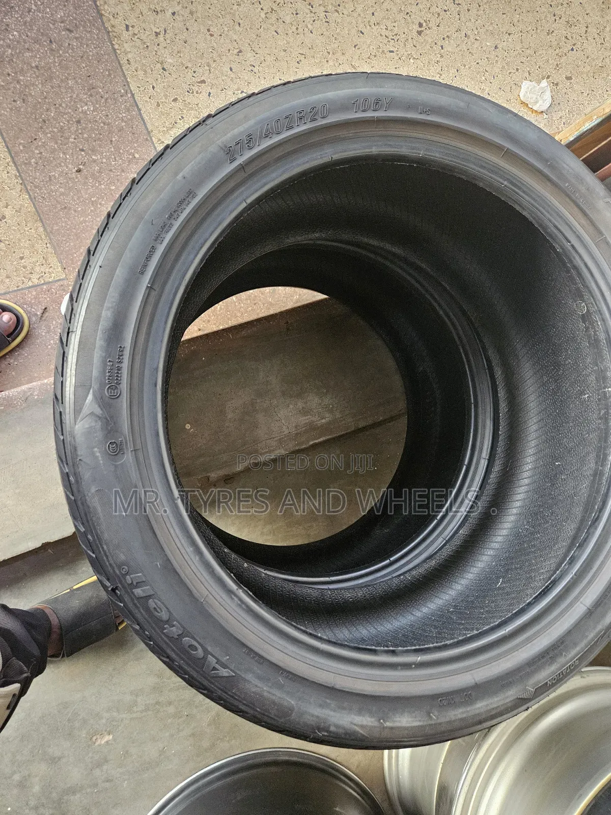 275 40 R20 the Type Is Aoteli Also From Japan and Very Original Tires