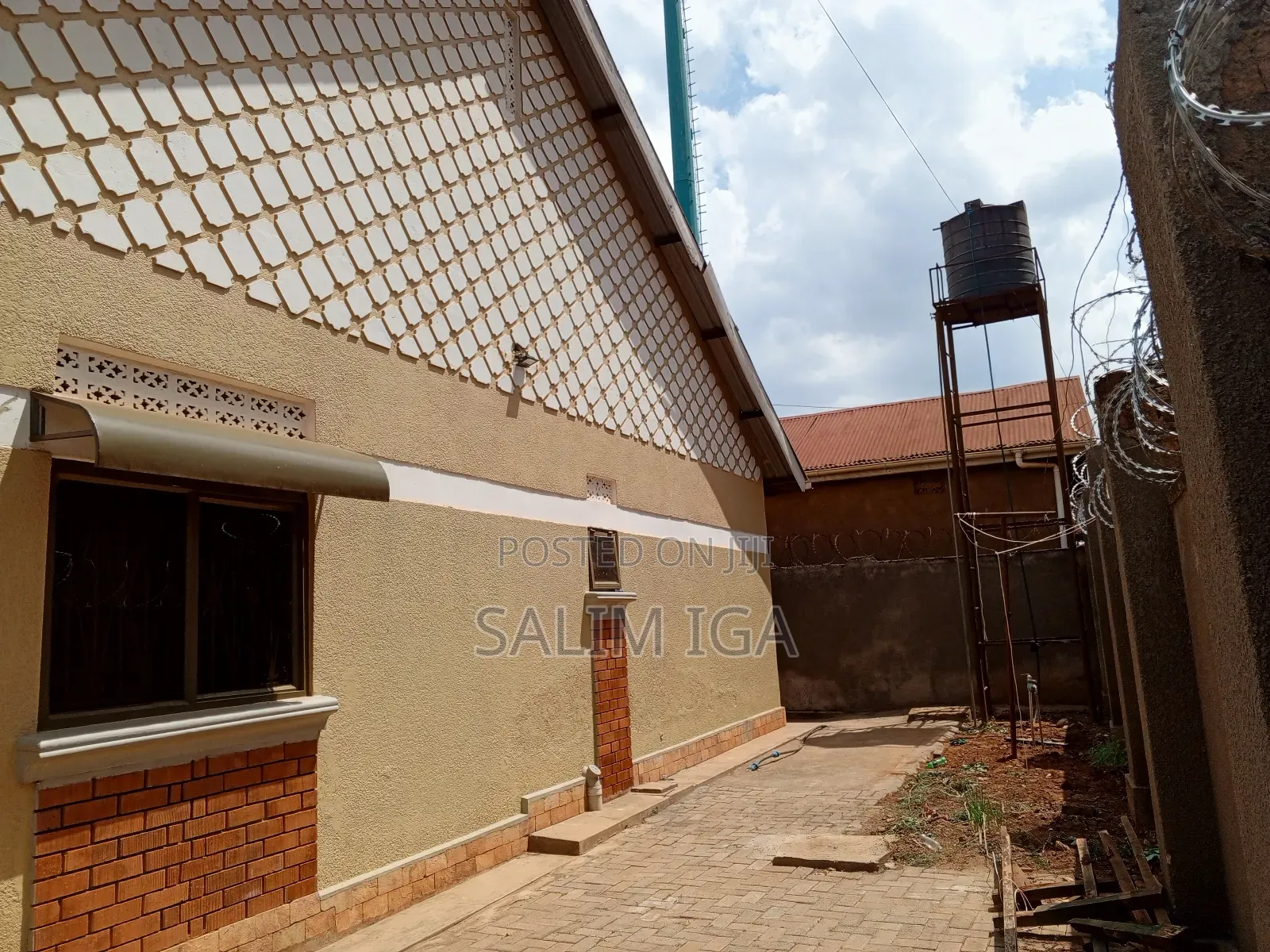 3bdrm Room & Parlour in Kololo Property, Central Division for rent