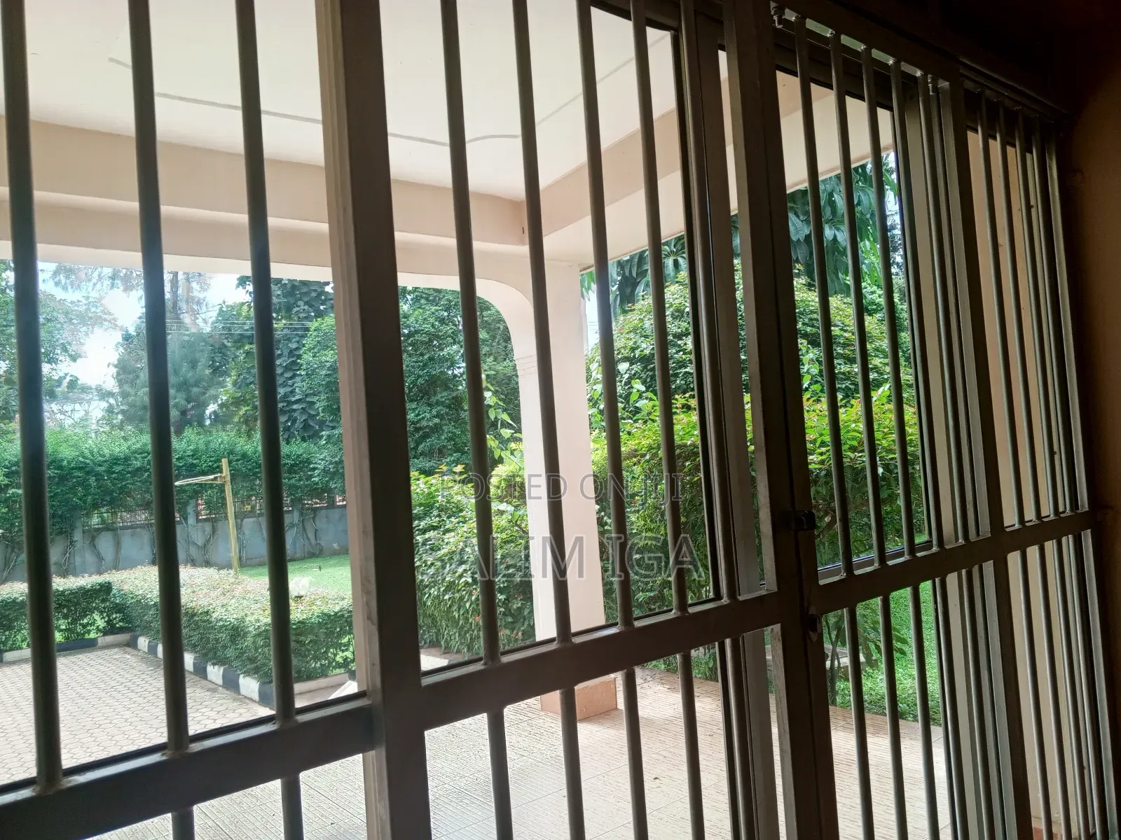 5bdrm Duplex in Kololo Property, Central Division for rent