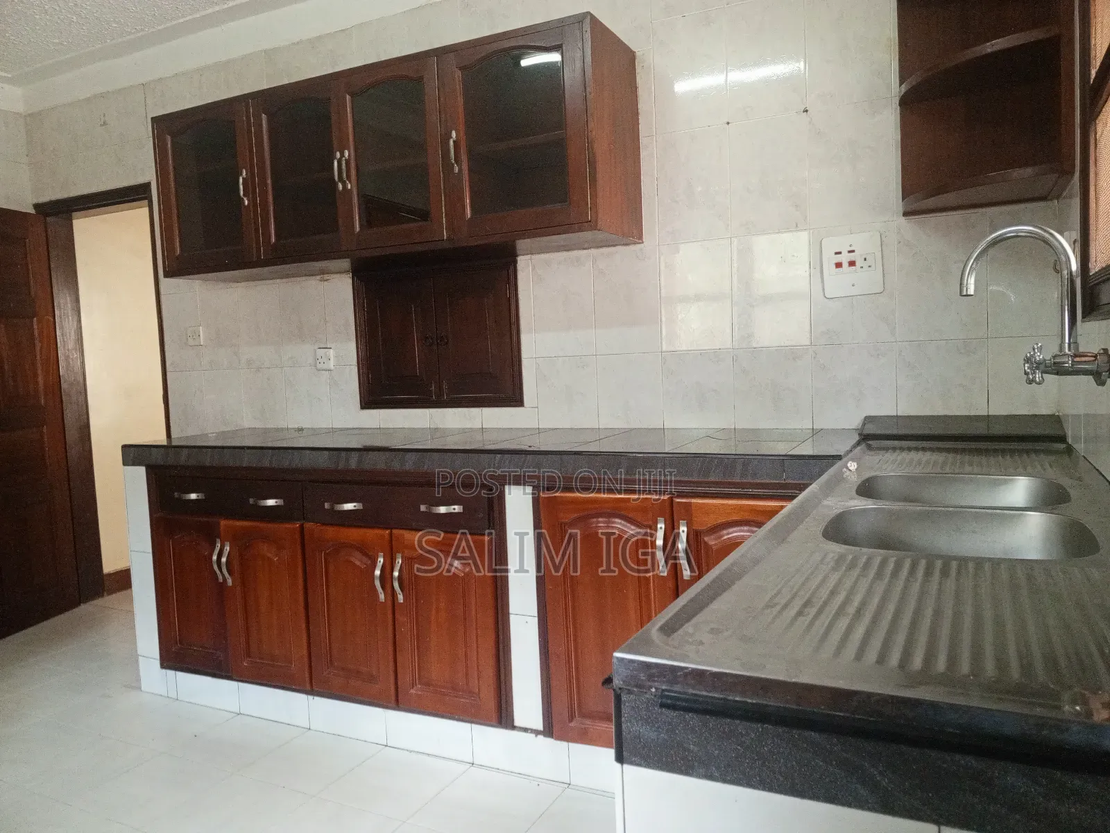 5bdrm Duplex in Kololo Property, Central Division for rent
