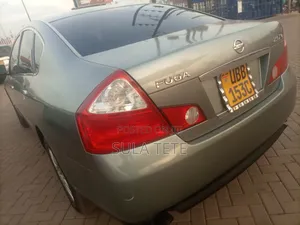 Nissan Fuga 2004 Gray