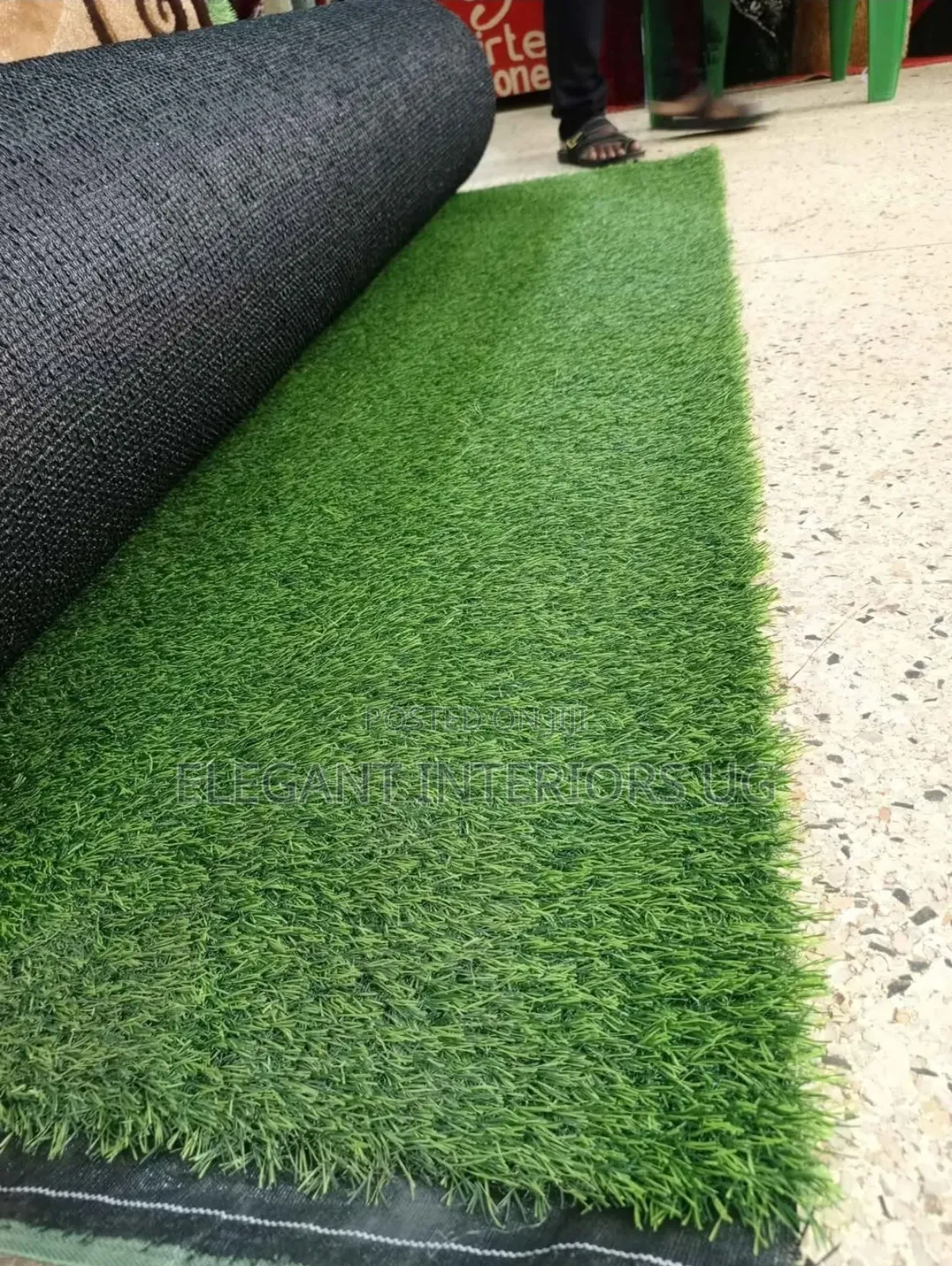 Artificial Grass Carpets Used in Kids Play Area at Favorable Price
