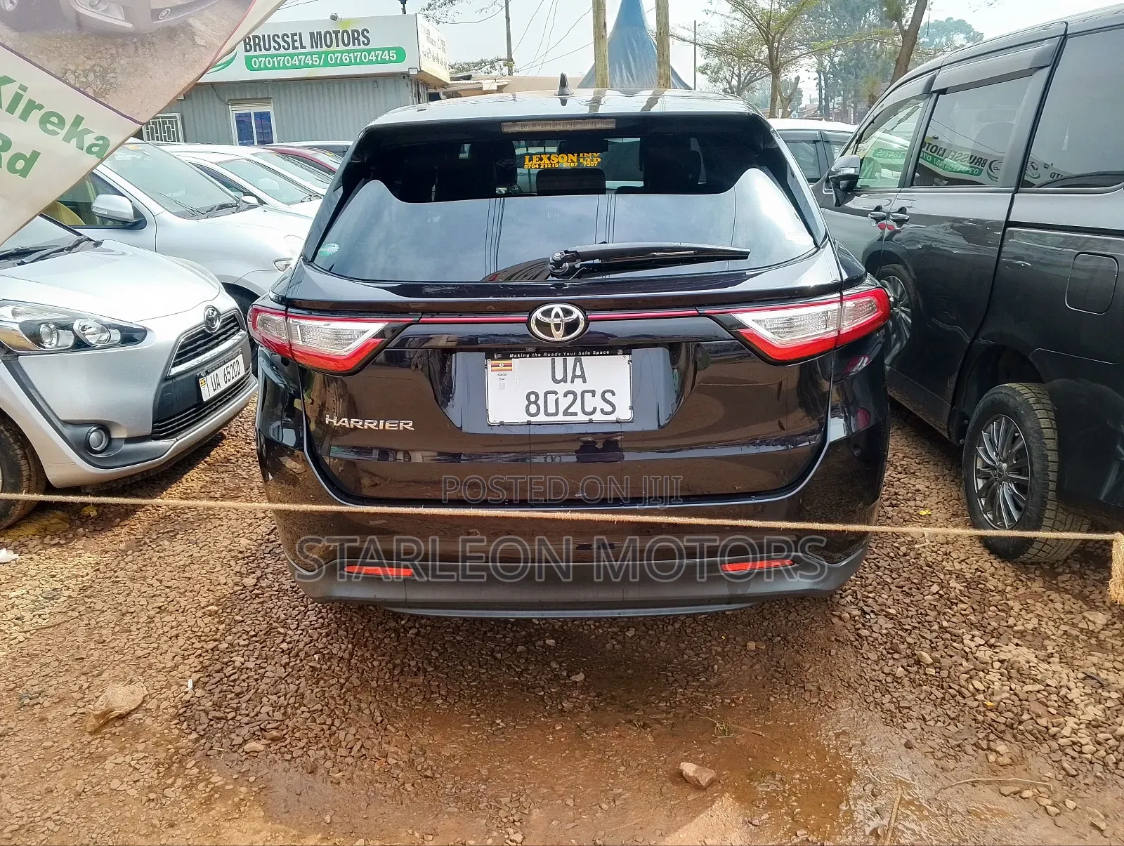 Toyota Harrier 2.0 2017 Black