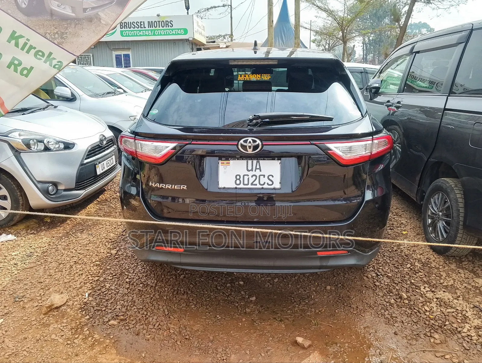 Toyota Harrier 2.0 2017 Black