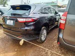 Toyota Harrier 2.0 2017 Black