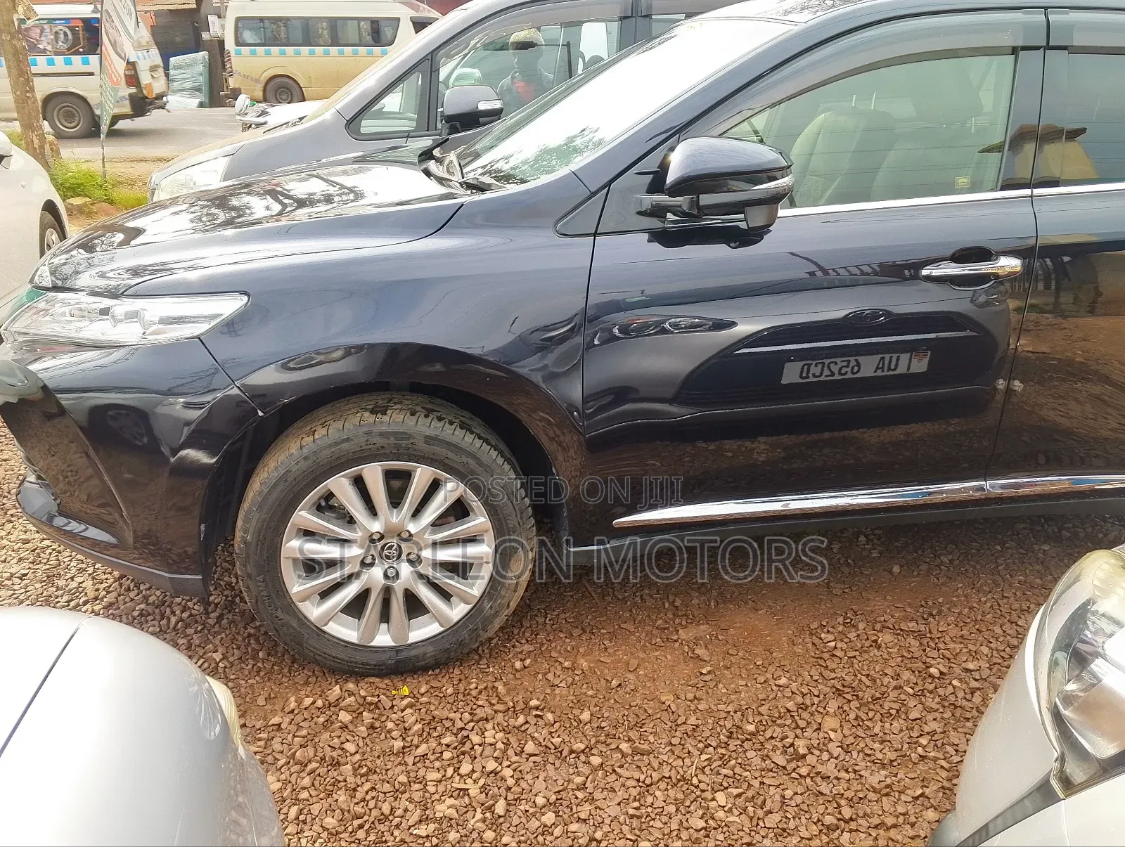 Toyota Harrier 2.0 2017 Black