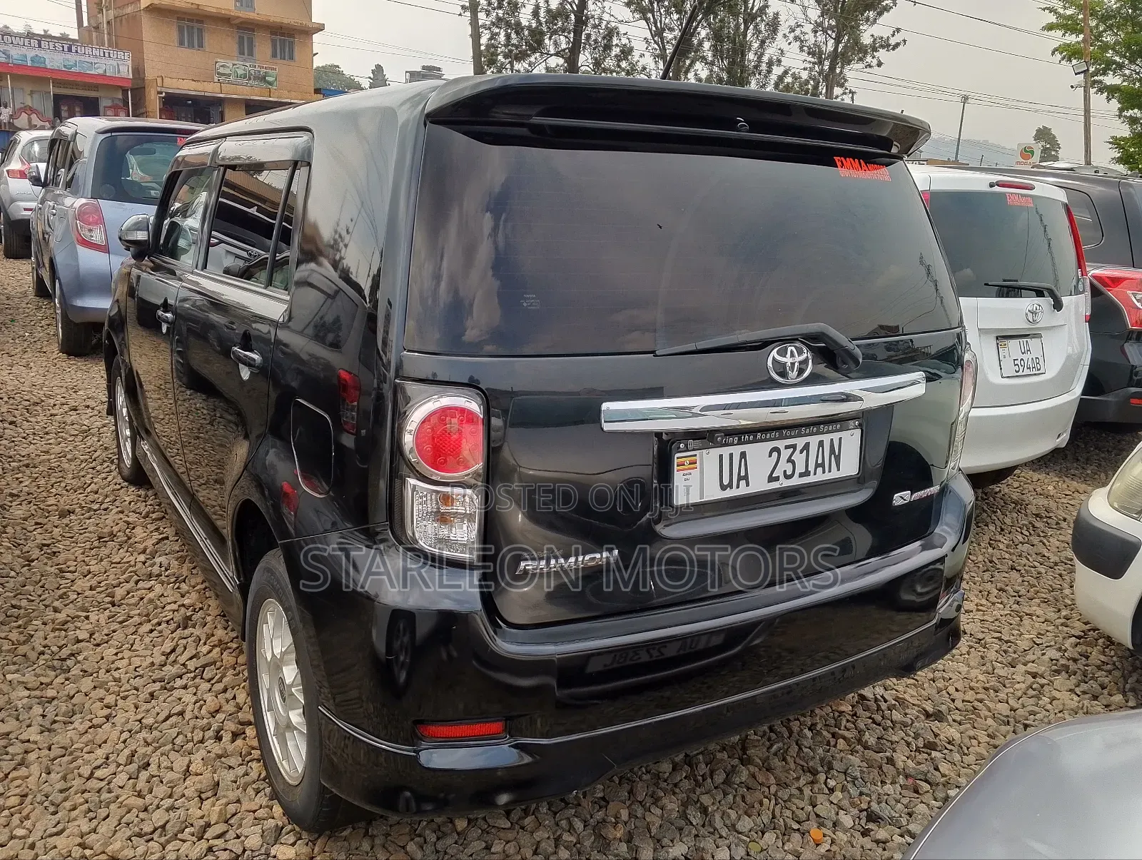 Toyota Corolla Rumion Hatchback 1.5 FWD 2011 Black