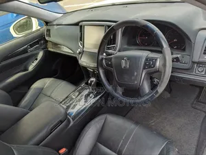 Toyota Crown 2015 White