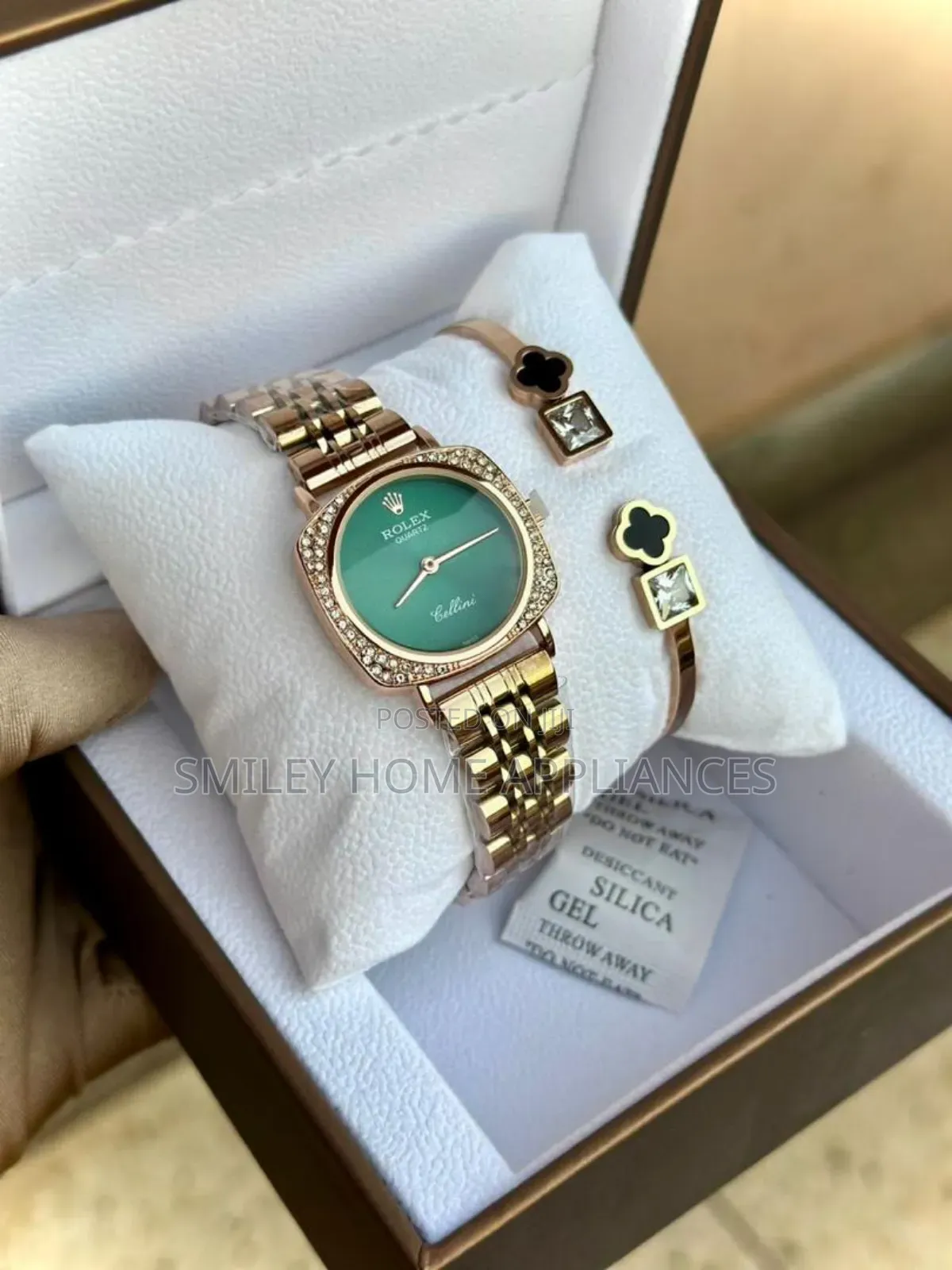 Rose Gold Women's Analog Wrist Time Piece With Its Bracelet