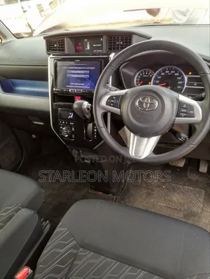 Toyota Roomy 1.0 AWD 2017 Maroon