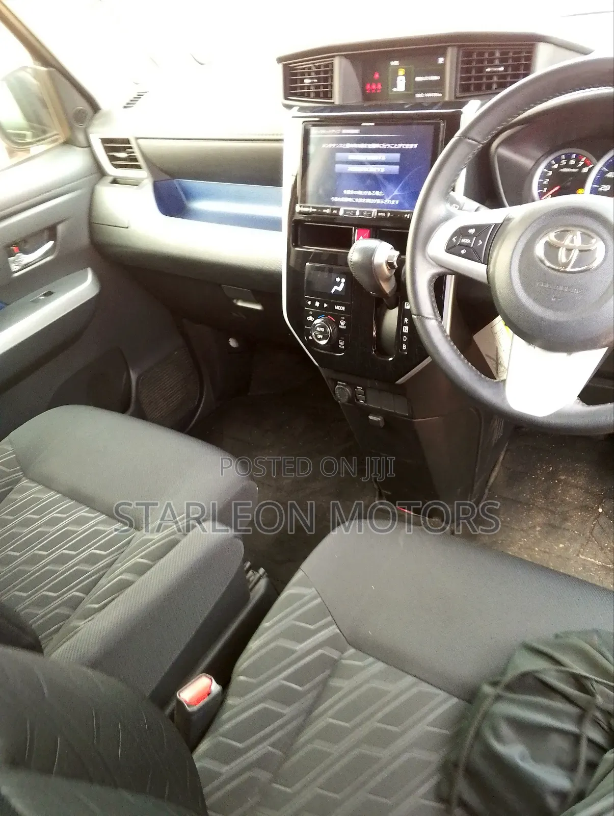 Toyota Roomy 1.0 AWD 2017 Maroon