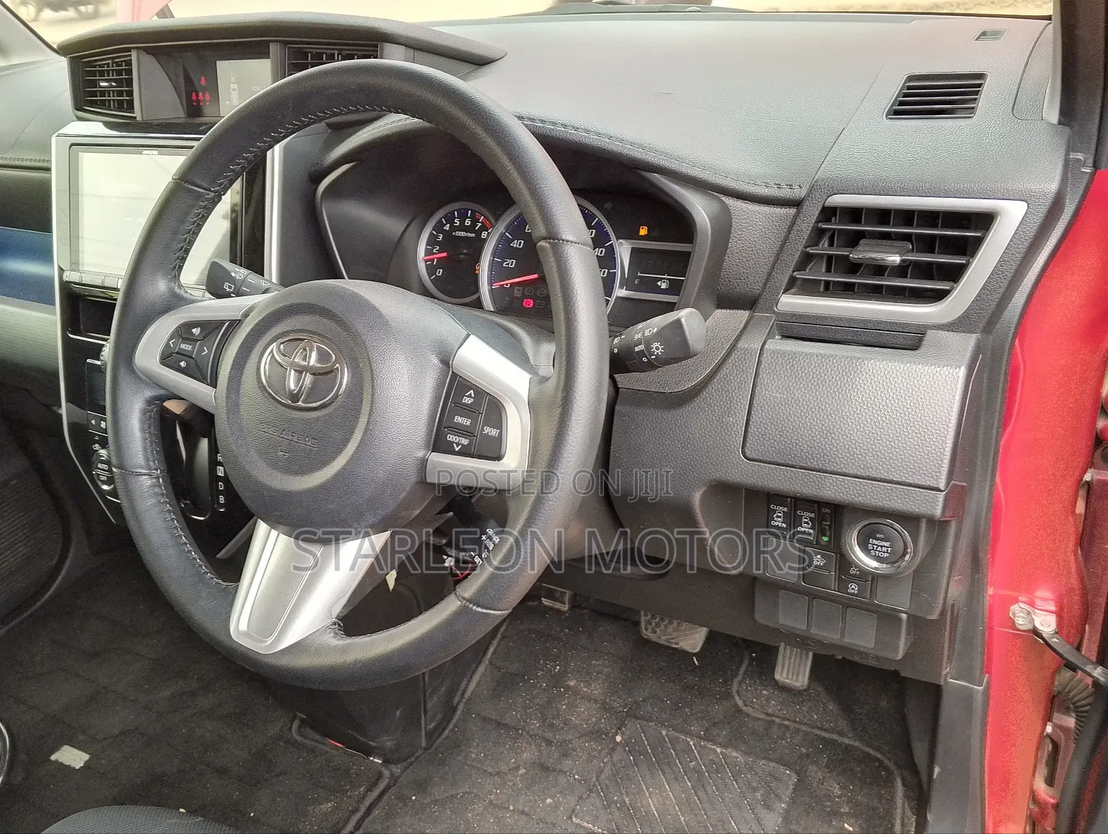 Toyota Roomy 1.0 AWD 2017 Maroon