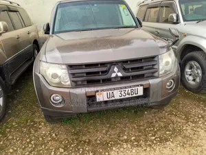 Mitsubishi Pajero 3.0 2009 Gold