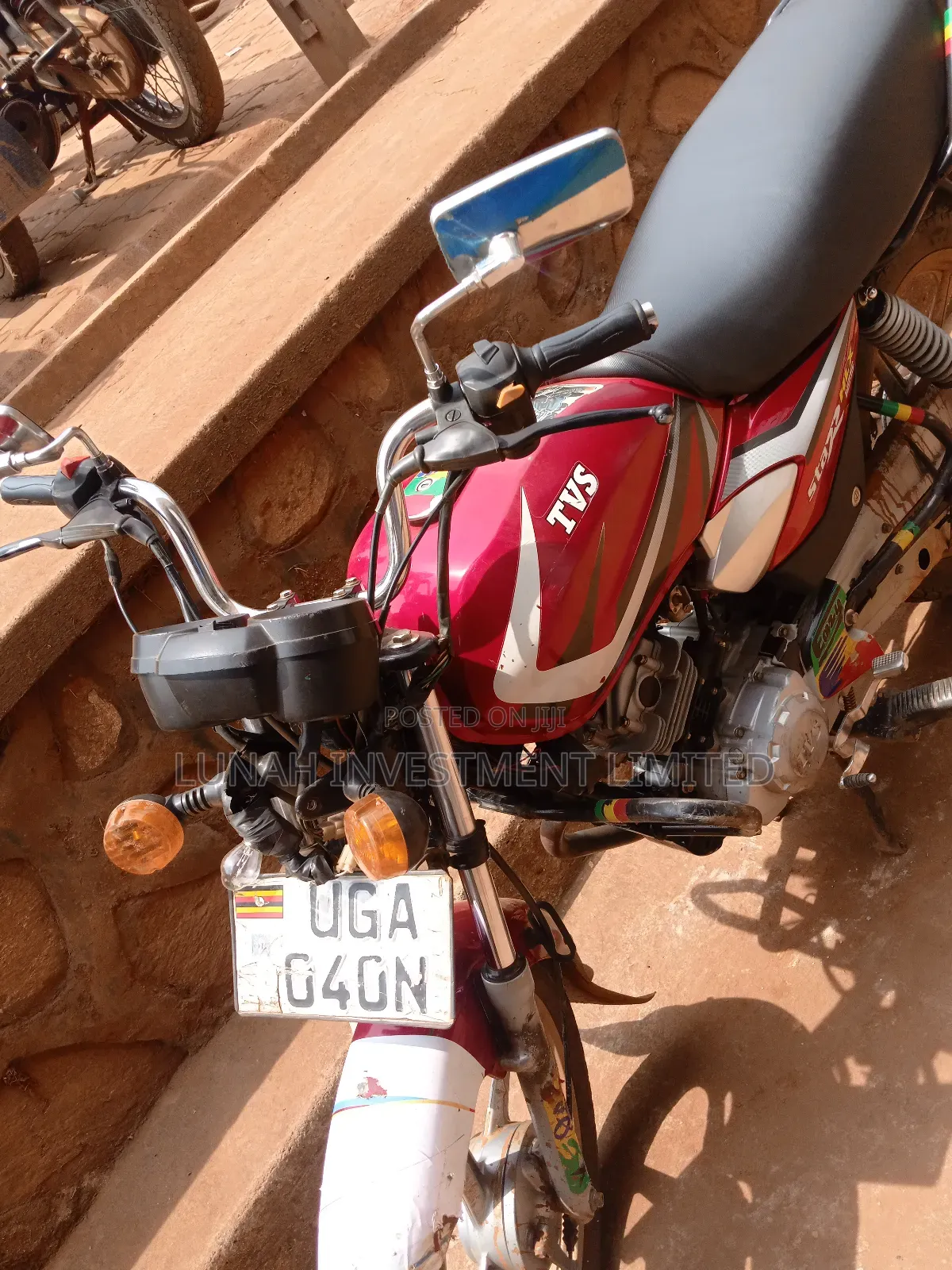 TVS HLX 125 2025 Red