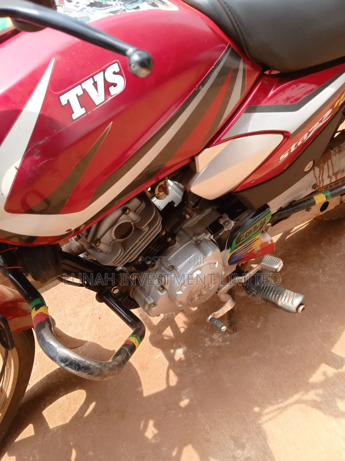 TVS HLX 125 2025 Red