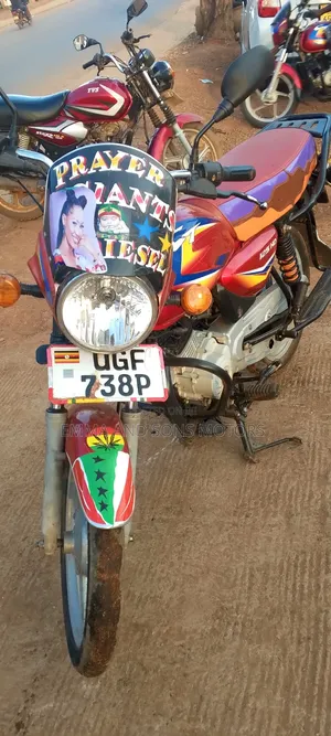 Bajaj Boxer 125 2024 Red