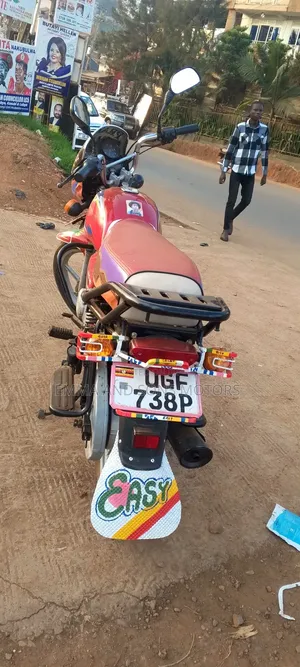 Bajaj Boxer 125 2024 Red