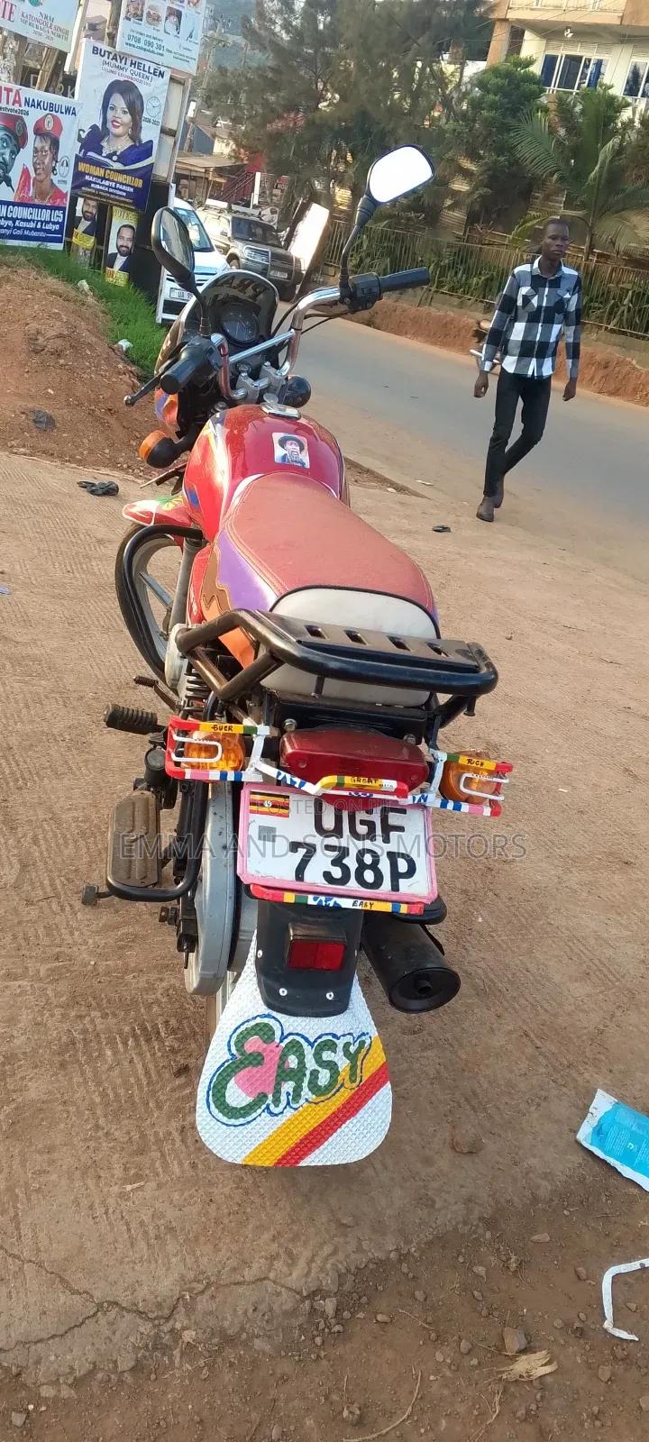 Bajaj Boxer 125 2024 Red