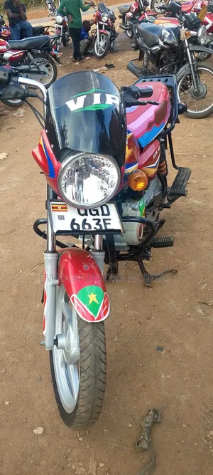 Bajaj Boxer 125 2024 Red