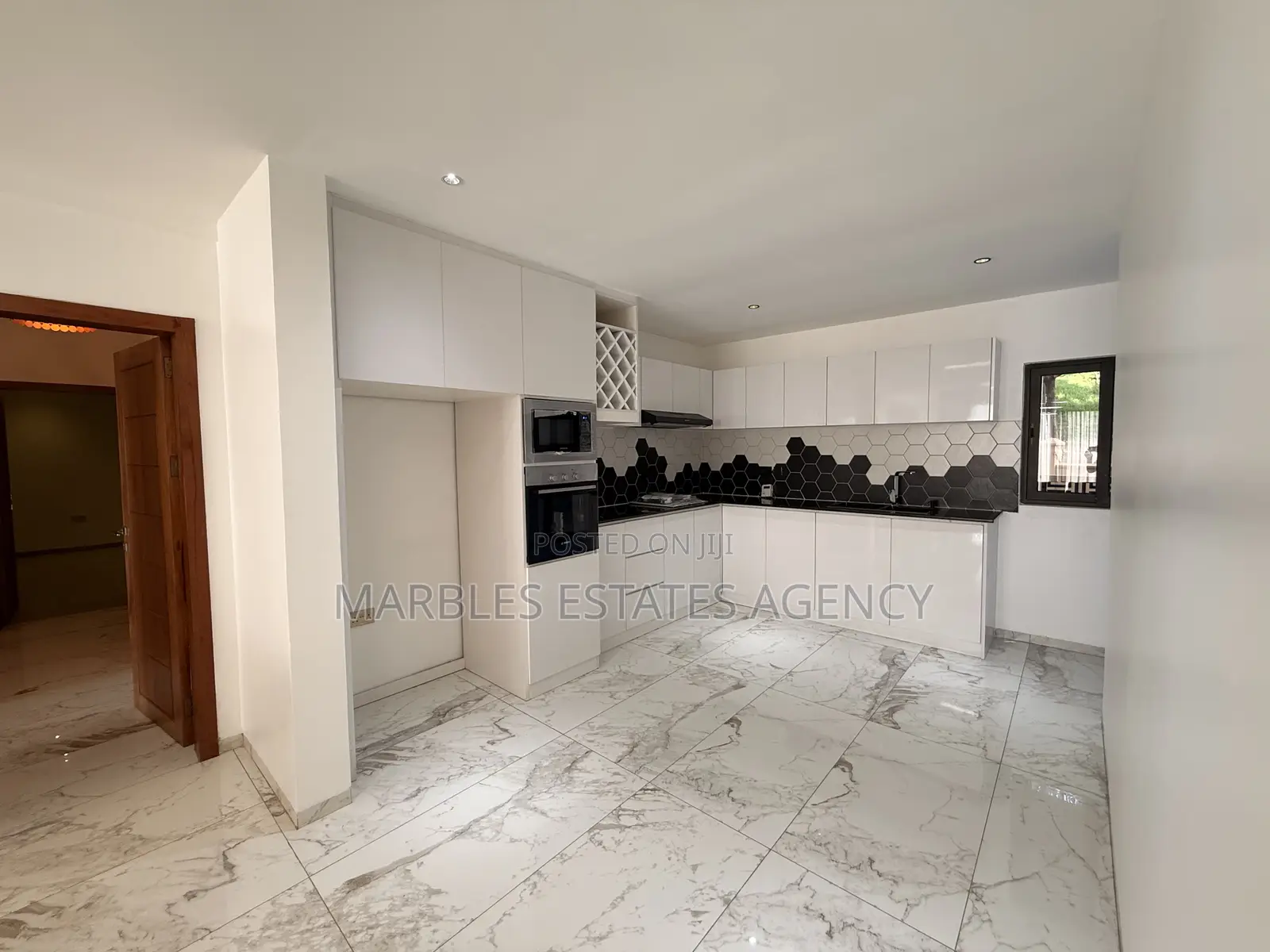 Furnished 3bdrm Condo in Nakasero, Central Division for sale