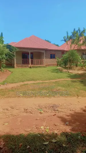 3bdrm Bungalow in Nkumba Central, Katabi for sale