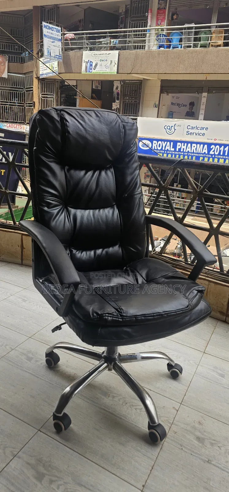 Office Seat With Comfortable Soft Cushion