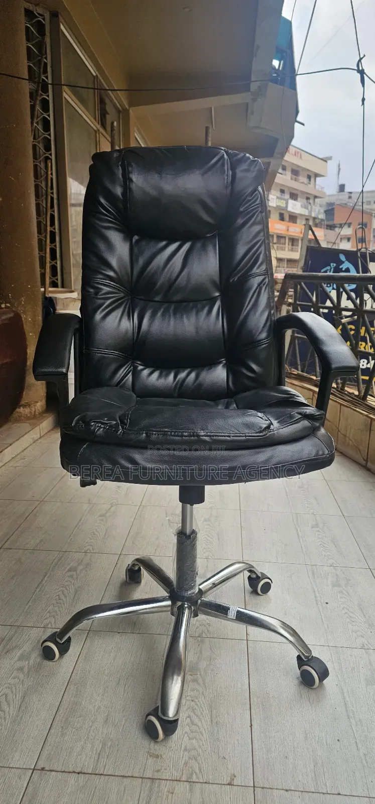 Office Seat With Comfortable Soft Cushion