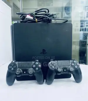 Playstation 4, 2 Pads, 13 Exciting Titles Ready to Enjoy.