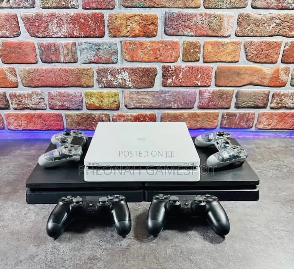 Playstation 4, 2 Controllers, 14 Quality Games Loaded Instantly.