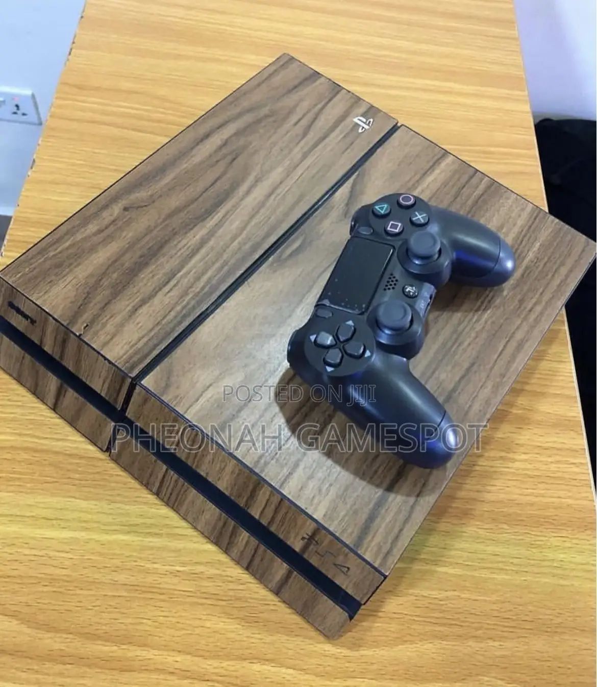 Playstation 4, 2 Controllers, 11 Amazing Games Installed Today.