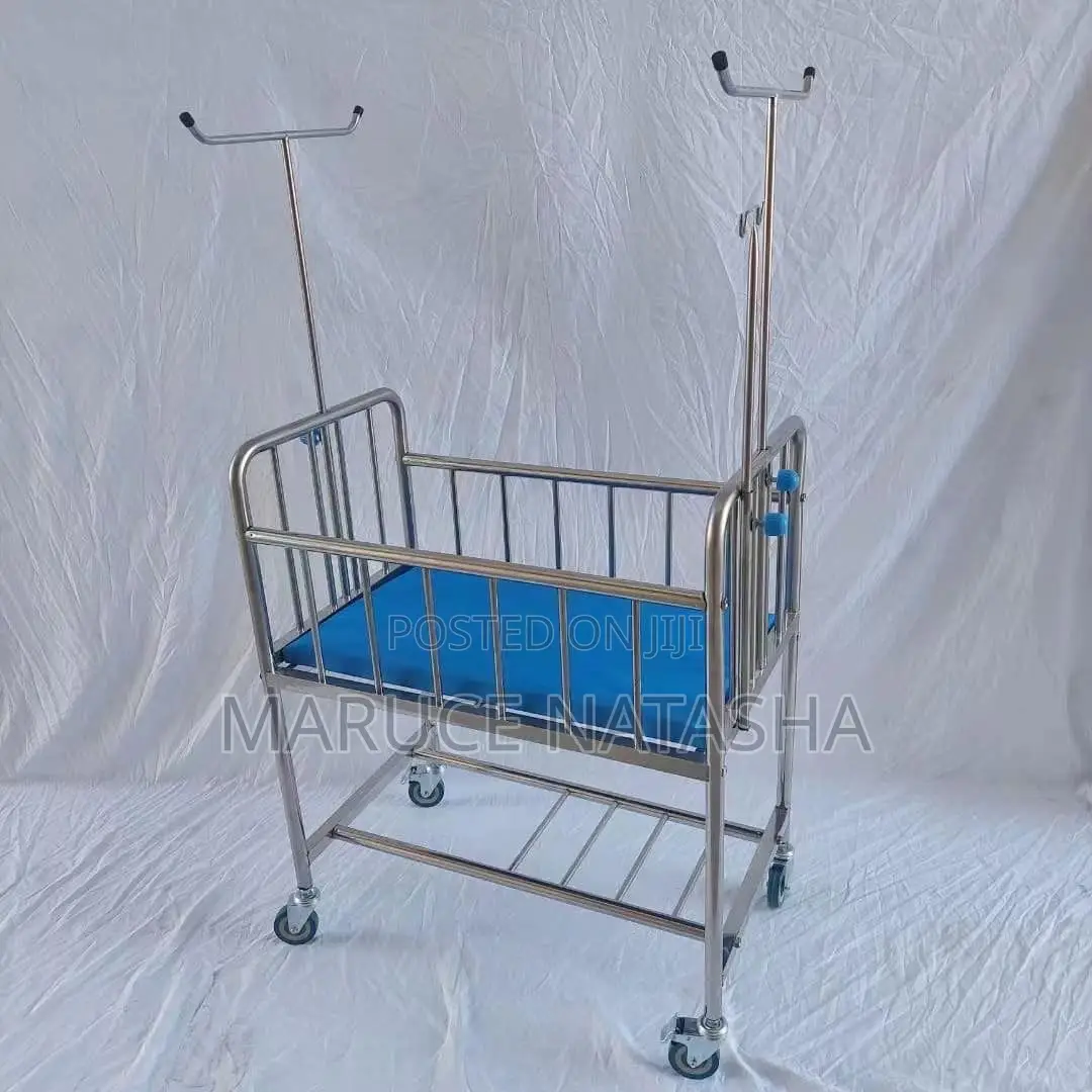 Satinless Steal a Baby Bed (Baby Cot)