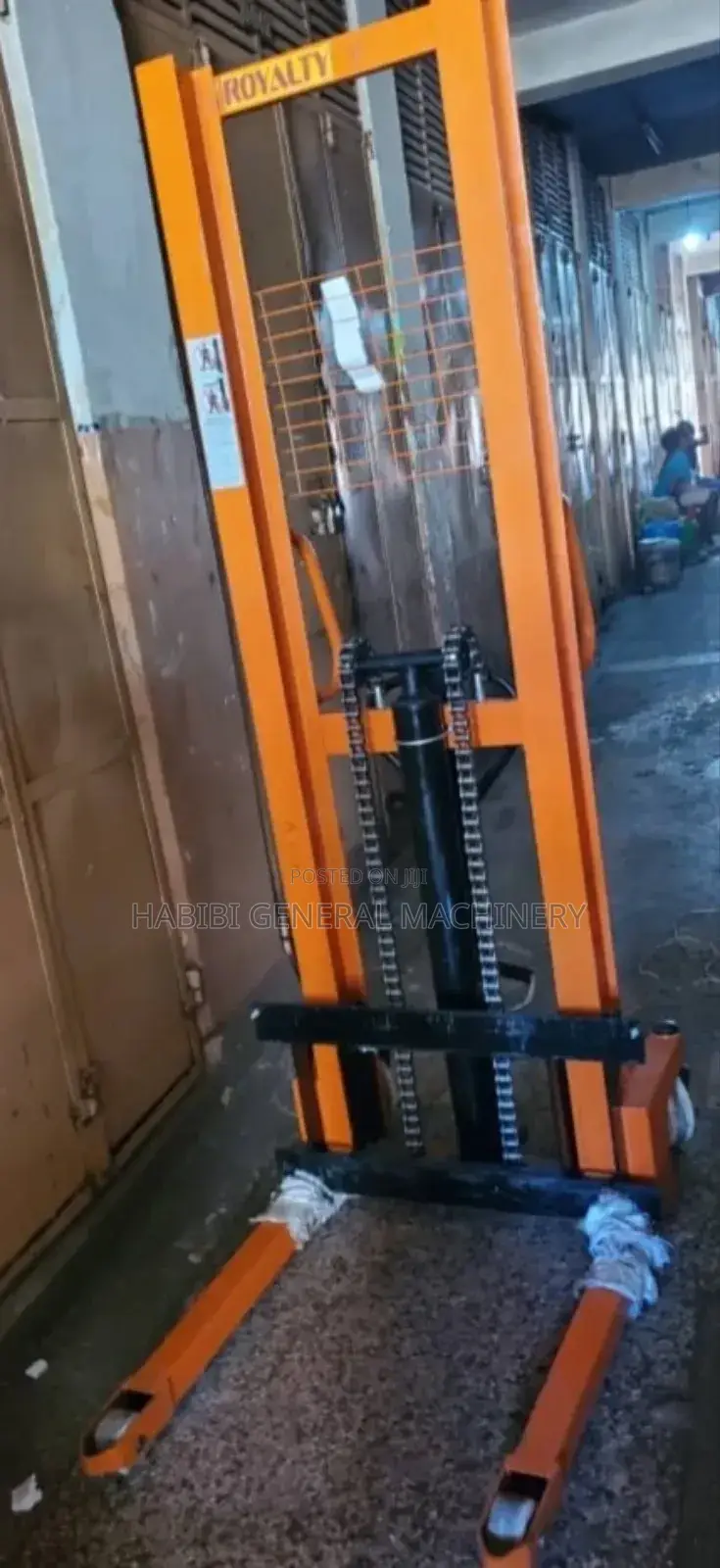 2000kg/2 Tones Hydraulic Manual/Adjustable Height Forklift