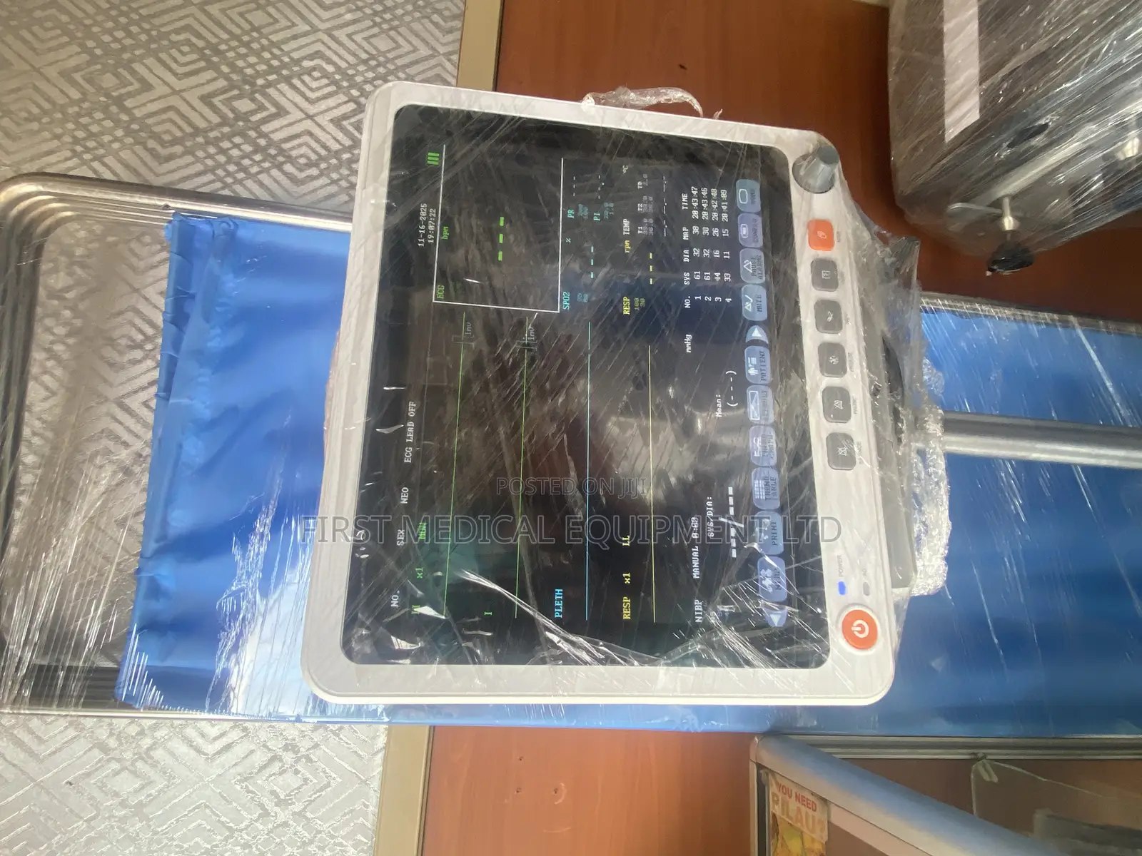 High Quality Touch Screen Patient Monitor - 6 Parameter-Backup Battery
