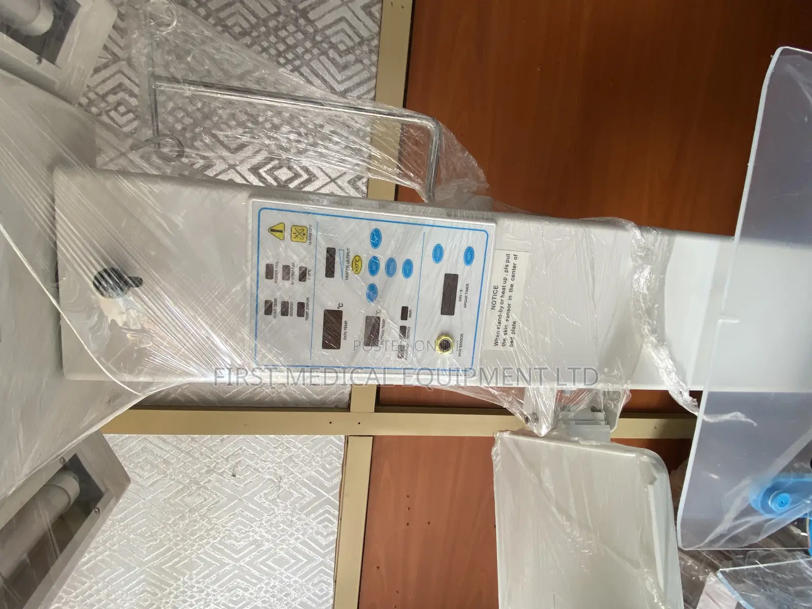High Quality Radiant Warmer With Phototherapy- Baby Mattress