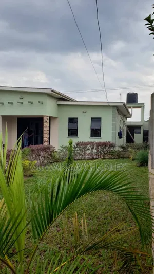 4bdrm Bungalow in Fs Properties Ltd, Katabi for rent