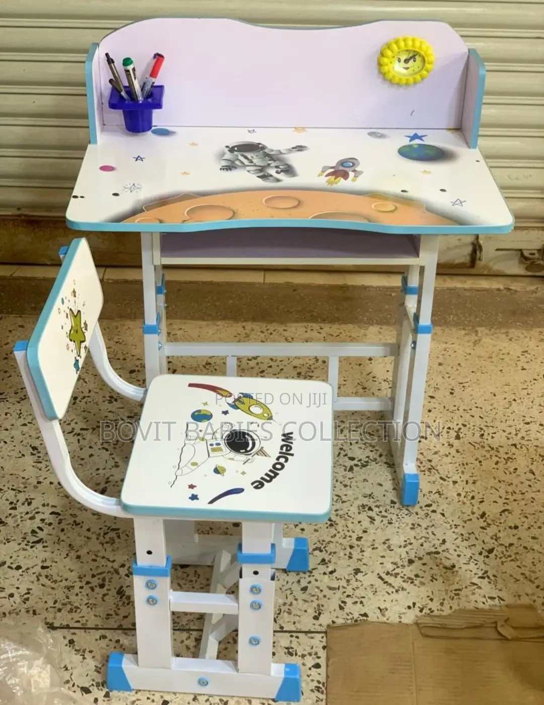 Children's Leaning/Reading Table