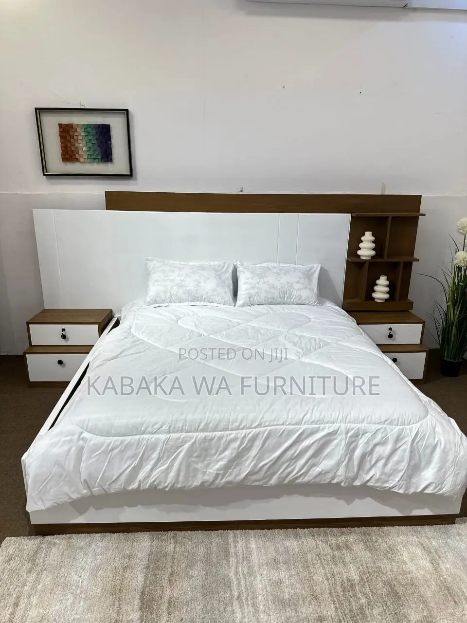 Classic and Smart/ Modern Flat White/Bed in 5/6 With Good Finishing /