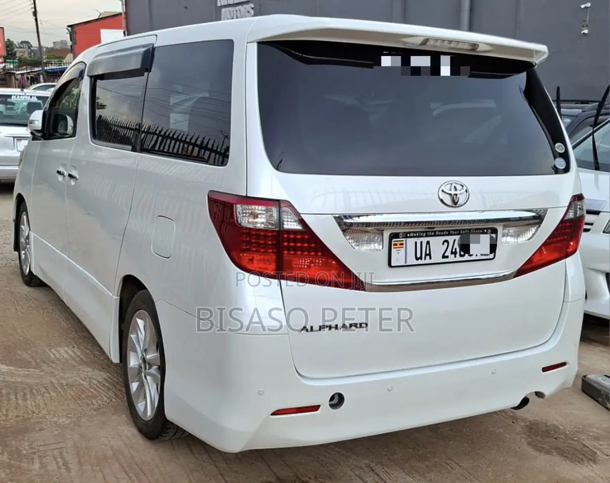 Toyota Alphard 2.4 Petrol AWD 2010 White