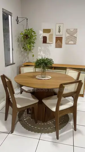4 Seater Round Dining Table.
