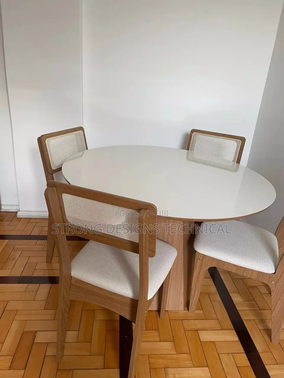 4 Seater Round Dining Table.