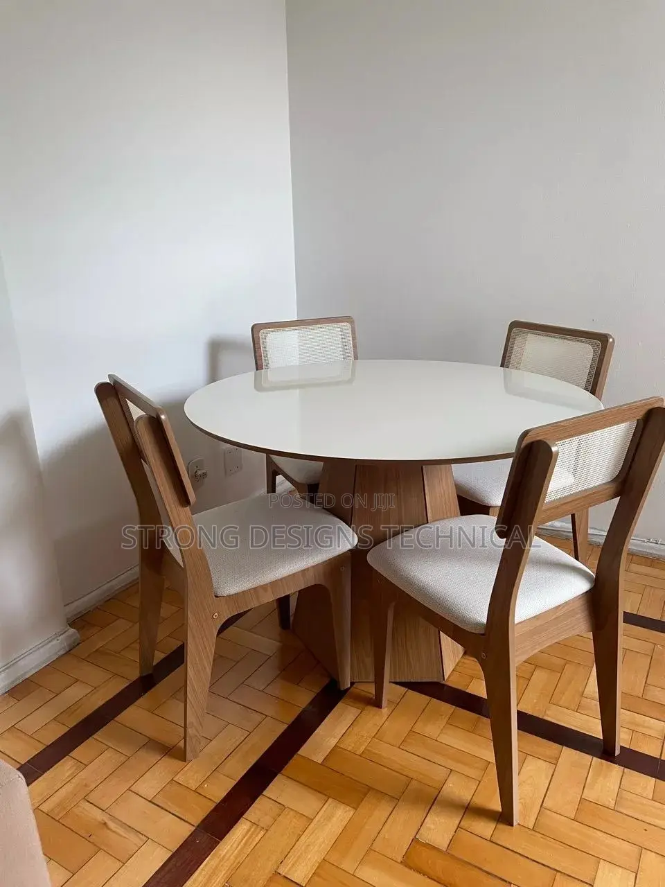 4 Seater Round Dining Table.