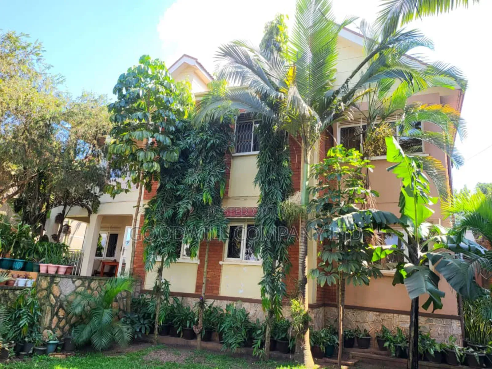 6bdrm House in Kansanga, Central Division for sale