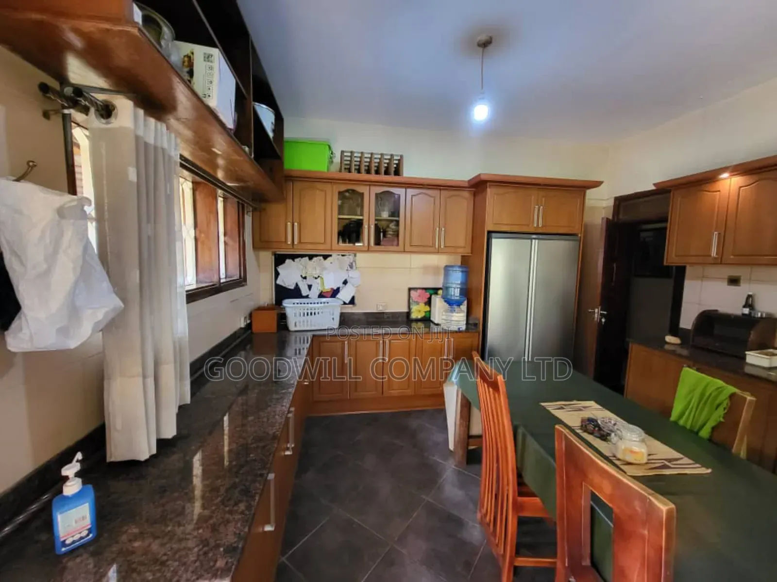 6bdrm House in Kansanga, Central Division for sale
