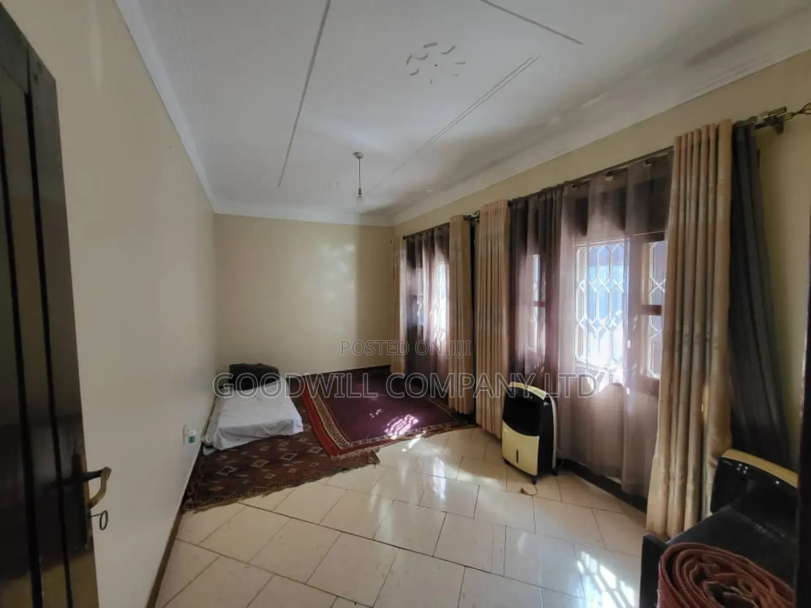 6bdrm House in Kansanga, Central Division for sale