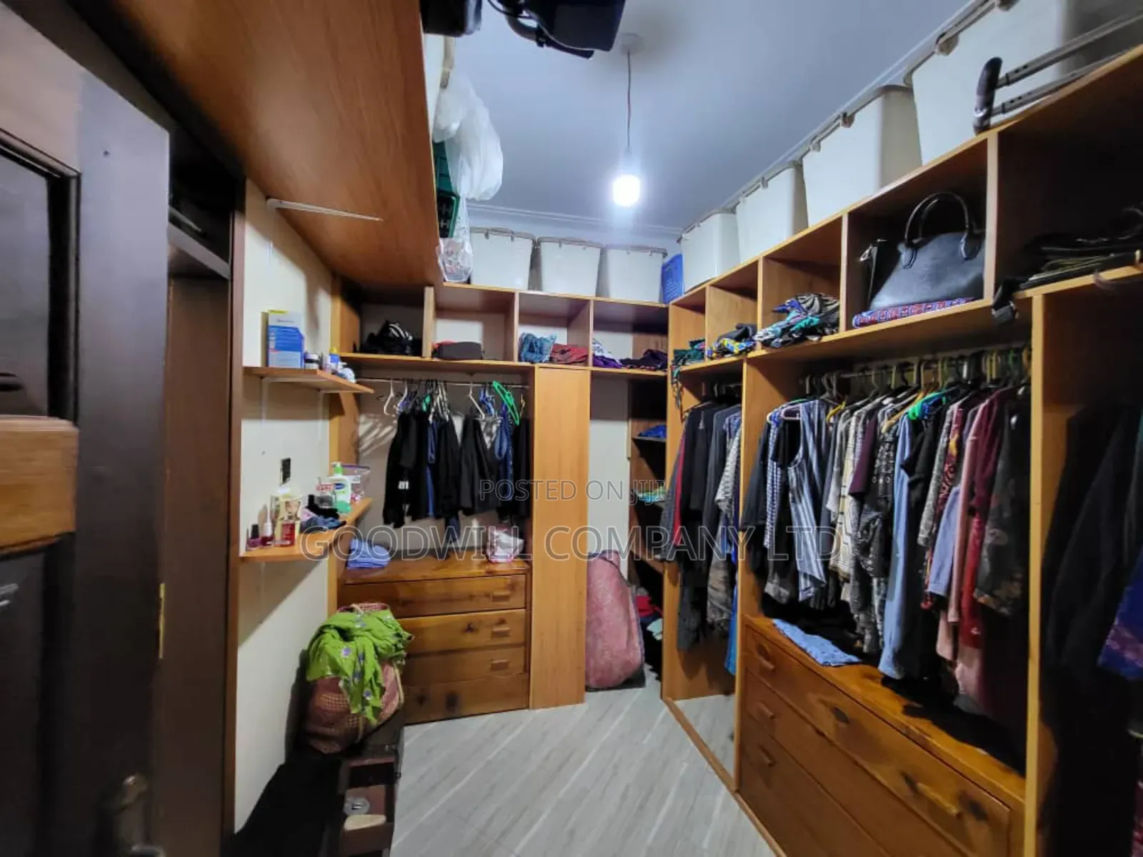 6bdrm House in Kansanga, Central Division for sale