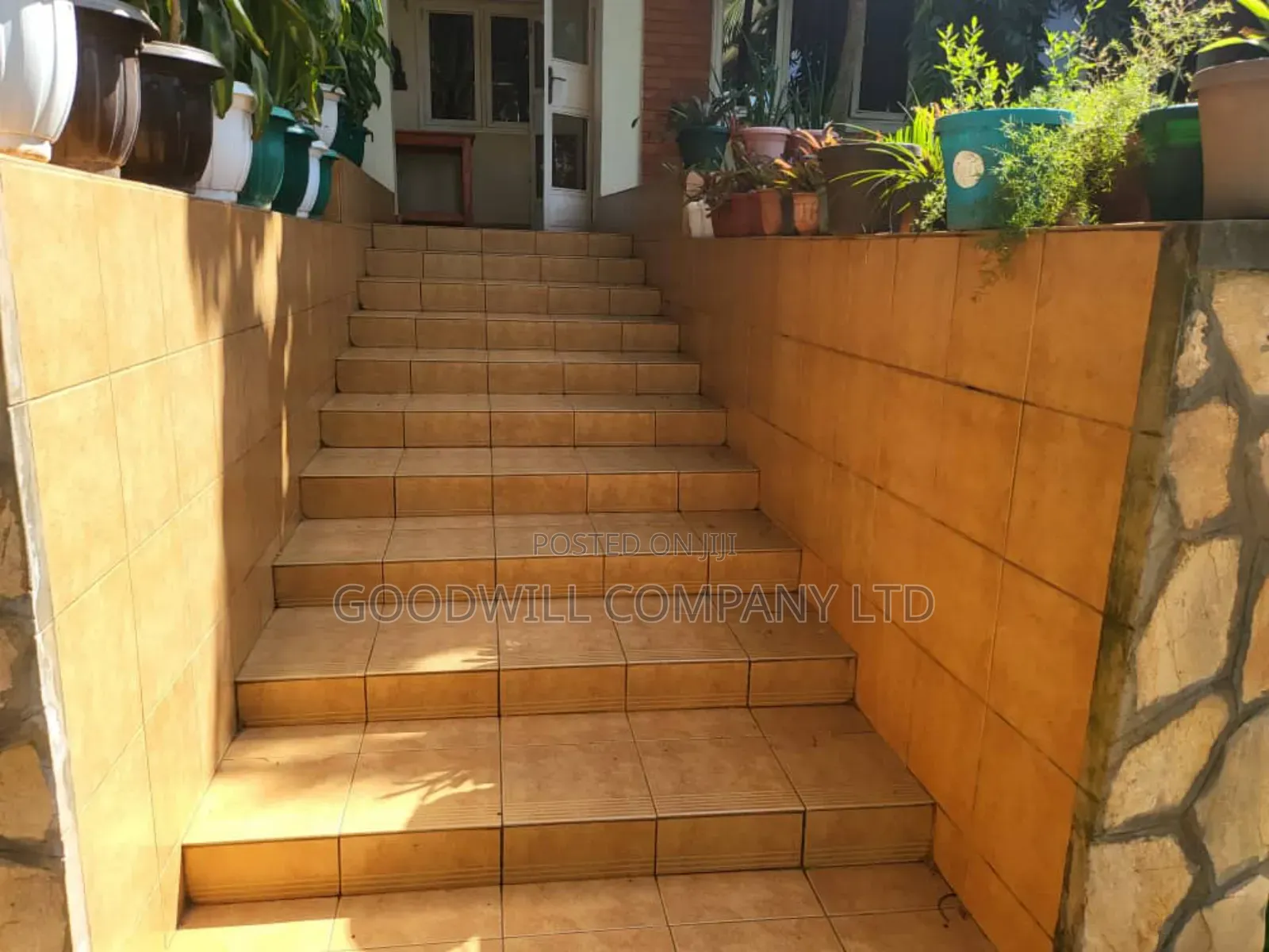 6bdrm House in Kansanga, Central Division for sale